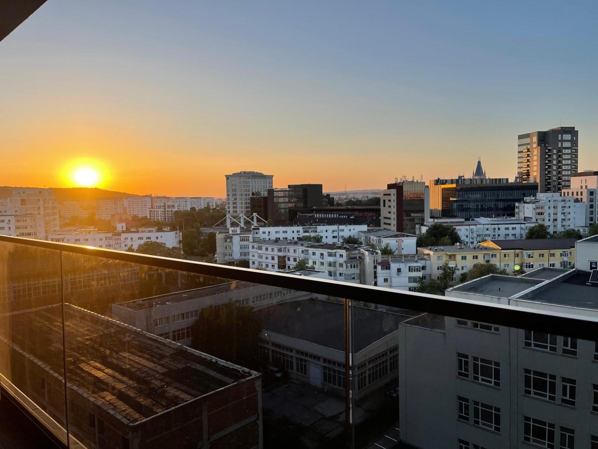 Center Apartment Palas Mall View ยาช ภายนอก รูปภาพ
