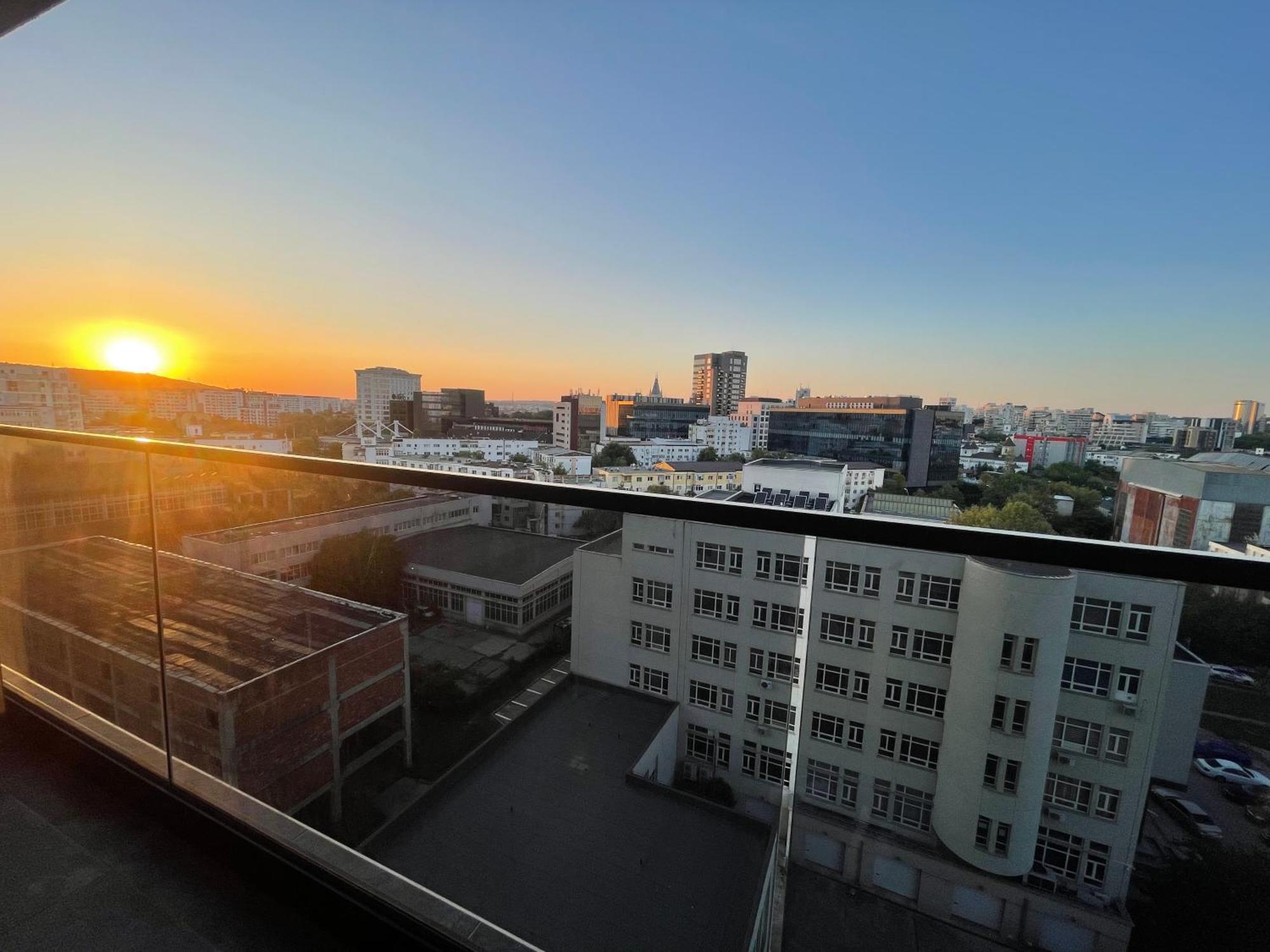 Center Apartment Palas Mall View ยาช ภายนอก รูปภาพ
